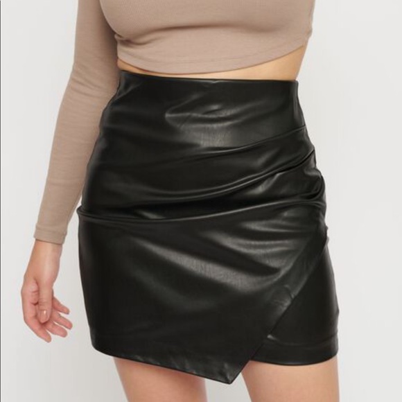 Calvin Ruched Faux Leather Skirt - Picture 2 of 4